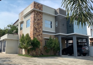 Furnished, High-Ceiling, Modern Home, 3KM to Surftown, San Fernando City, La Union